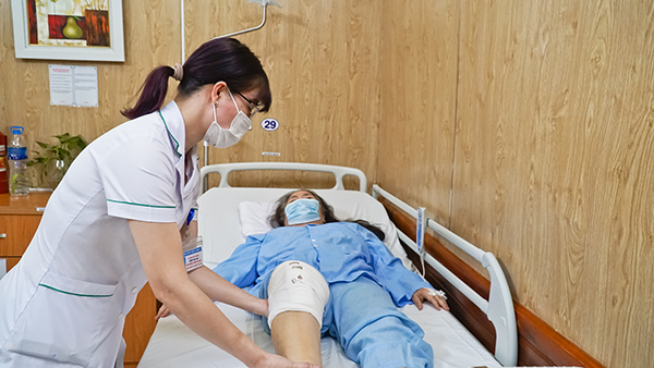 chăm sóc hẫu phẫu giảm nguy cơ biến chứng